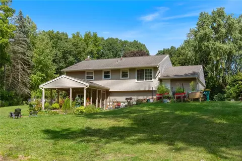 Exterior - 12 Brooktree Dr, Perinton, NY 14526 photo 4 of 5