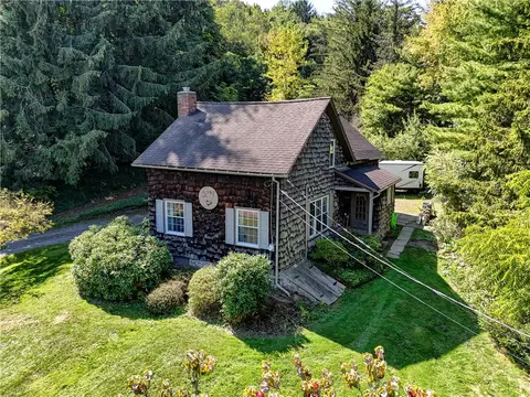 5279 Russell Rd, Marion, NY 14505