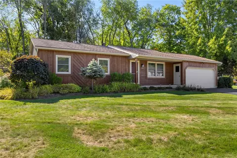 362 Stone Fence Rd, Greece, NY 14626