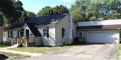 35 Shannon St, Bath, NY 14810