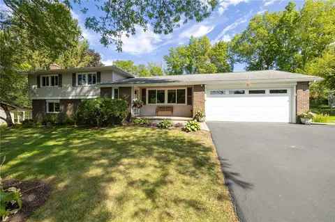 61 Barnfield Rd, Pittsford, NY 14534