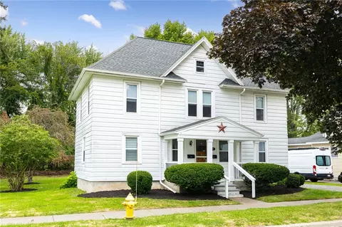 154 Amity St, Ogden, NY 14559