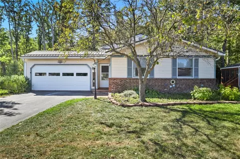 182 Citation Dr, Henrietta, NY 14467