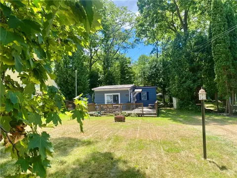 6355 Glenn Ave, Middlesex, NY 14507