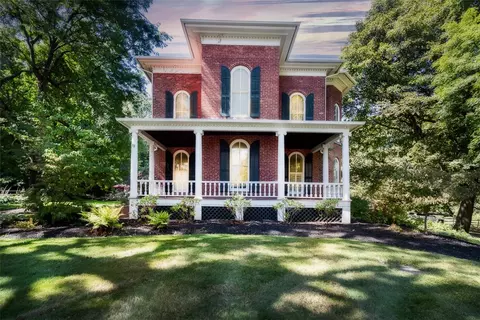28 S Center St, Perry, NY 14530