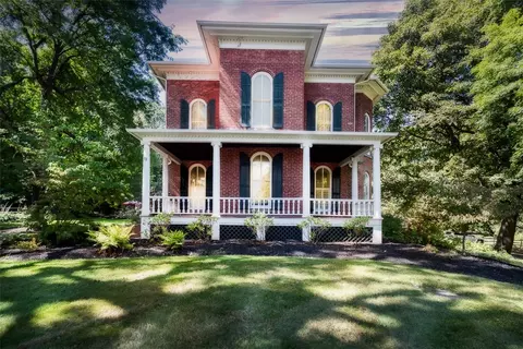 28 S Center St, Perry, NY 14530