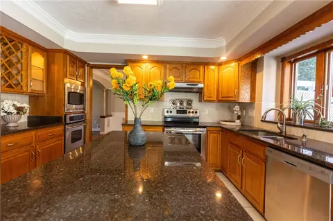 Kitchen - 115 Guygrace Ln, Webster, NY 14580 photo 4 of 5