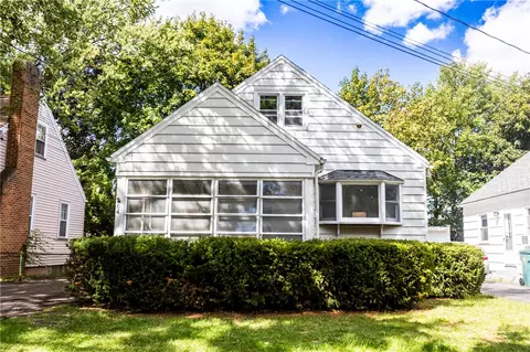 64 Rosemount St, Rochester, NY 14620