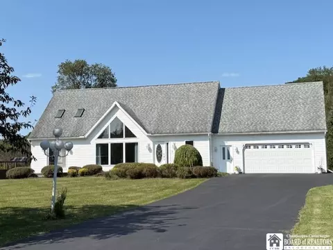 326 Pleasant Acres Dr, Portville, NY 14770