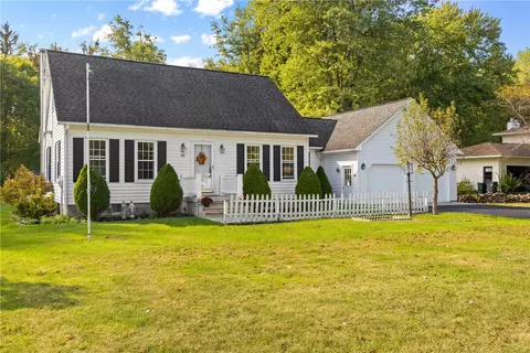 49 Taylor Ave, Waterloo, NY 13165