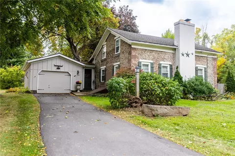 221 Peck Rd, Parma, NY 14468