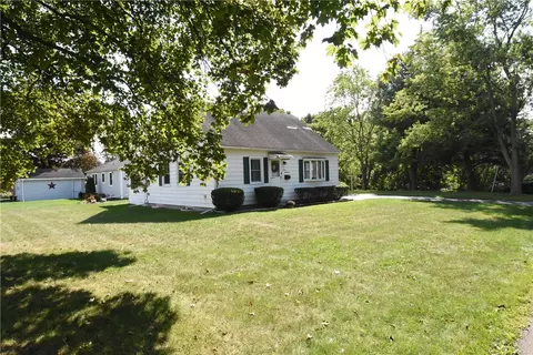 317 Eisenhart Pl, Horseheads, NY 14845