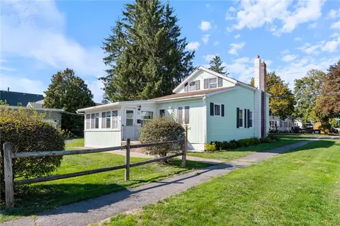 26 Jackson St, Lyons, NY 14489 photo 2