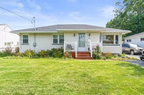 26 Knapp Ave, Irondequoit, NY 14609