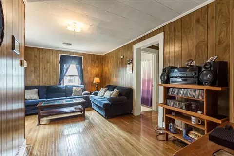 Living - 408 W Maple Ave, Arcadia, NY 14513 photo 5 of 6