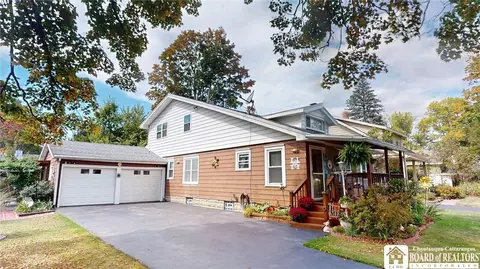 8 Southland Ave, Busti, NY 14750