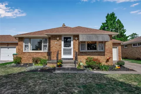 40 Aurora Dr, Cheektowaga, NY 14215