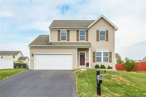 5471 Lucknow Dr, Clay, NY 13041