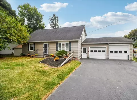 6161 Chili Riga Center Rd, Riga, NY 14428