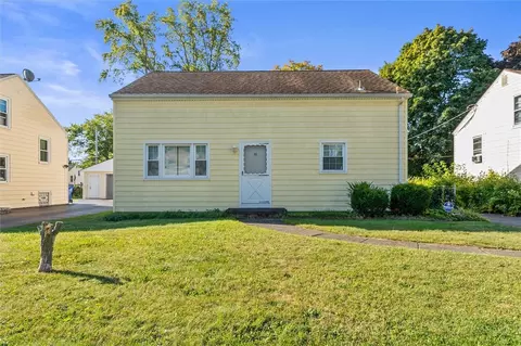 189 Fielding Rd, Greece, NY 14626