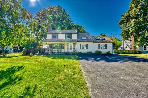 631 Bay Rd, Webster, NY 14580