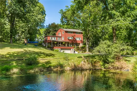 298 School Rd, Victor, NY 14564