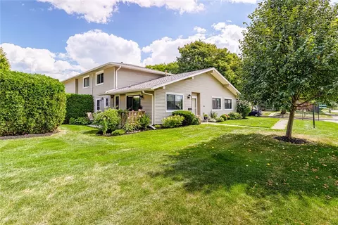 904 Eastbrooke Ln, Rochester, NY 14618