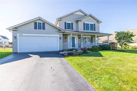 1091 Channing Woods Dr, Webster, NY 14580