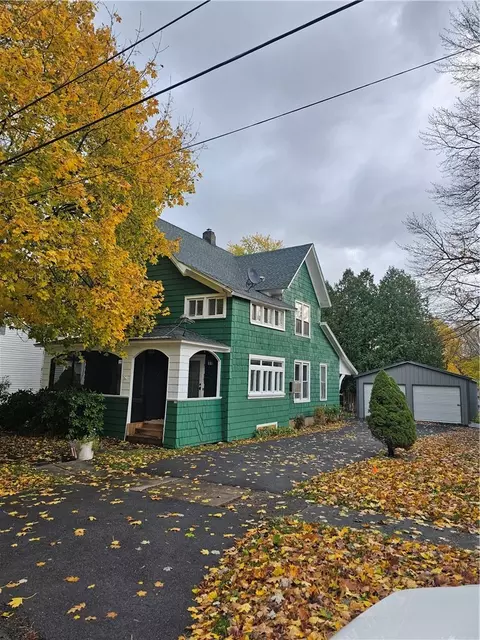 117 Lock St, Galen, NY 14433