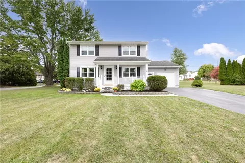 60 Peddington Cir, Rochester, NY 14623