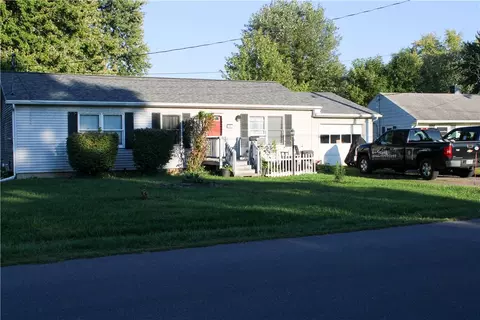 54 Inslee St, Waterloo, NY 13165