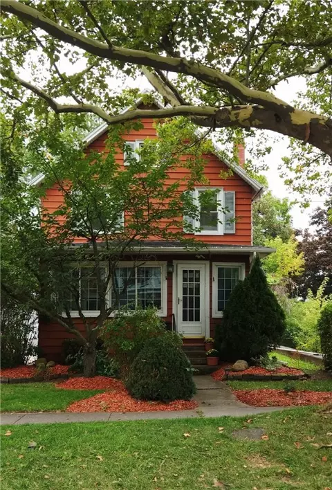 154 W Gibson St, Canandaigua, NY 14424