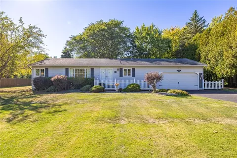 117 Hutchings Rd, Ogden, NY 14624