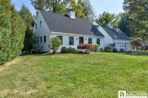 8 Ivy Ln, Busti, NY 14750