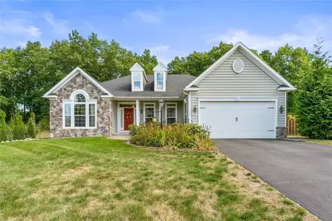 1011 Warters Cv, Victor, NY 14564