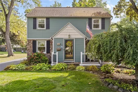 163 Winfield Rd, Irondequoit, NY 14622