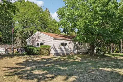446 Trimmer Rd, Parma, NY 14559 photo 2