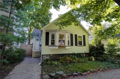 59 Bond St, Rochester, NY 14620