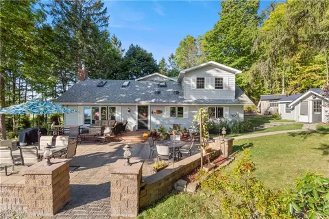 5341 Cedarwood Ln, Conesus, NY 14435