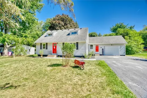 410 Trimmer Rd, Parma, NY 14559