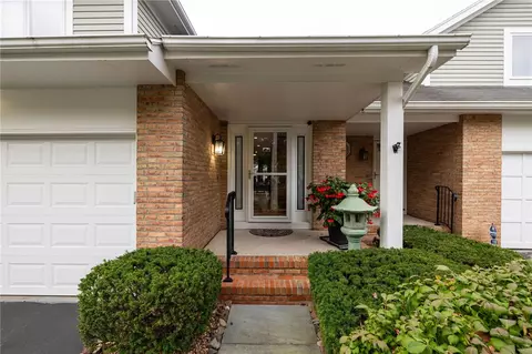 108 Running Brook Ln, Greece, NY 14626