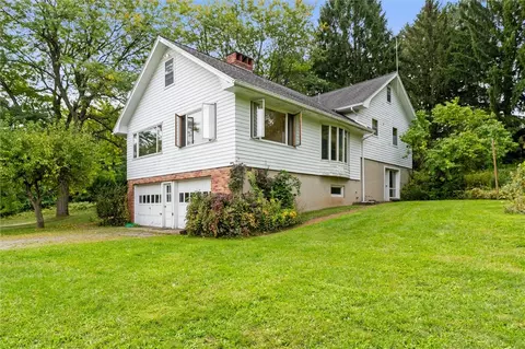 415 Loud Rd, Perinton, NY 14450