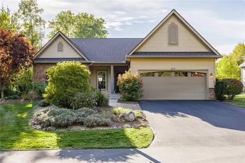 1125 Whalen Rd, Penfield, NY 14526