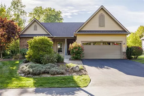 1125 Whalen Rd, Penfield, NY 14526