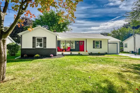 116 Charing Rd, Irondequoit, NY 14617