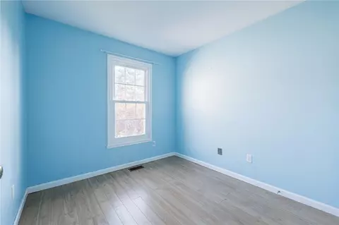 Bedroom - 3237 Pine View Dr, Walworth, NY 14568 photo 5 of 6