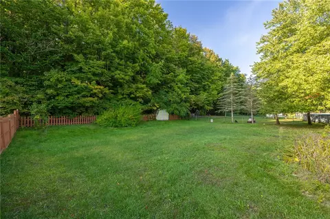 Exterior - 3237 Pine View Dr, Walworth, NY 14568 photo 5 of 7