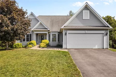 5246 Overlook Ln, Canandaigua, NY 14424