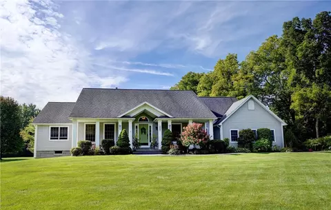 1847 Kennedy Rd, Webster, NY 14580