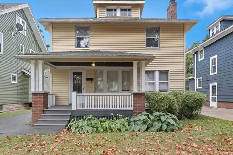 121 Winbourne Rd, Rochester, NY 14619